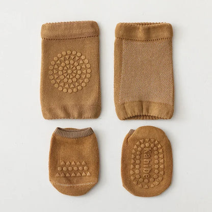 Crawl-Protect Anti-Slip Baby Knee Pad &amp; Socks Set in Brown